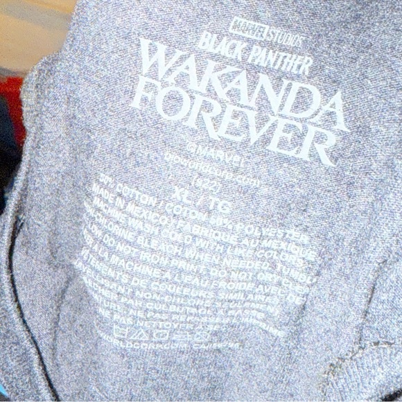 DISNEY MARVEL BLACK PANTHER Wakanda Forever Graphic Tee T-Shirt - Picture 5 of 5